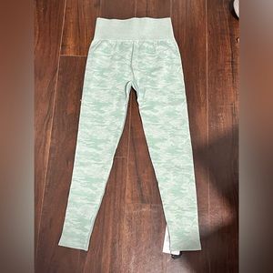 AYBL leggings never worn small (still with tag)